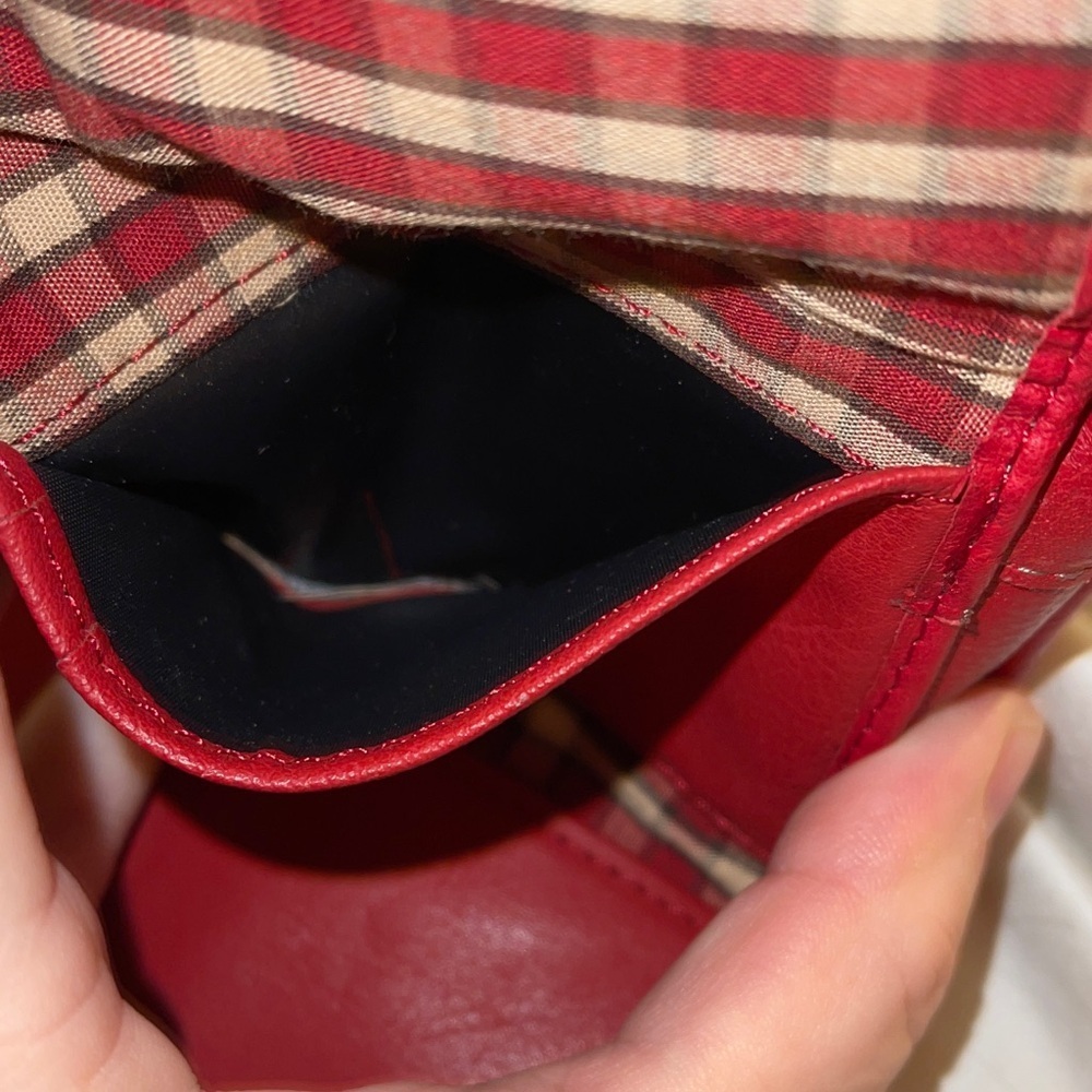 Dockers Beautiful Women's Vibrant Red Wallet Dockers - Picture 7 of 12